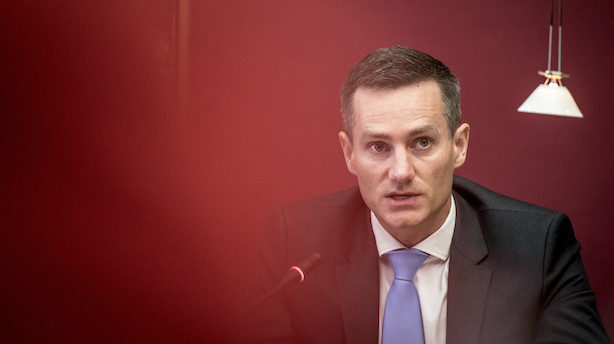 Jarlov står skoleret på EU-møde: "Det ikke er rart for mig som erhvervsminister at skulle stå her, fordi Danske Bank har dummet sig"