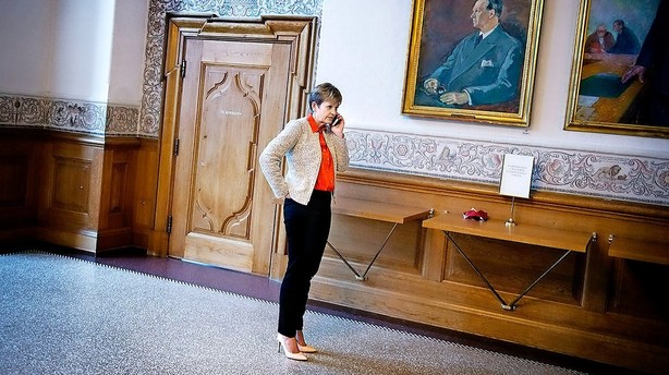 Kun Løkke kan redde Eva Kjer Hansen
