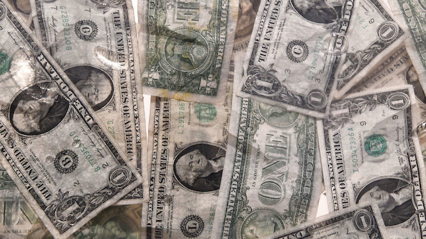 Pengene vælter ud af USA's statskasse: Runder minus på 4000 milliarder