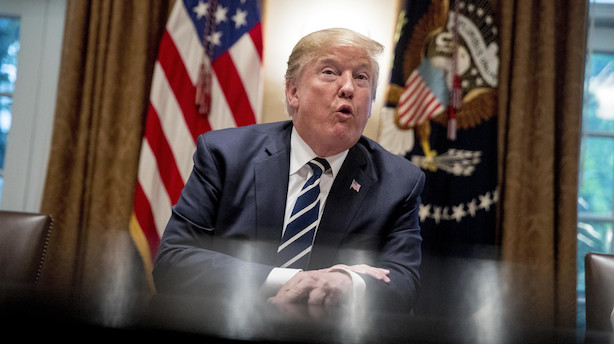 Amerikanske forhandlere vil sende regningen videre til forbrugerne: Så meget kan prisen på udenlandske biler stige på Trumps told