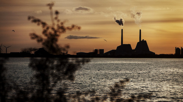 Få danskere ved at pensionsmidler investeres i kul og olie