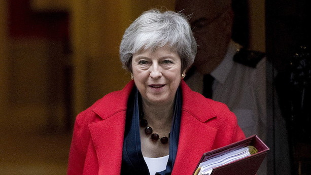 May aflyser brexit-afstemning: "Hvis vi holdt fast og afholdt afstemningen i morgen, ville aftalen blive afvist"