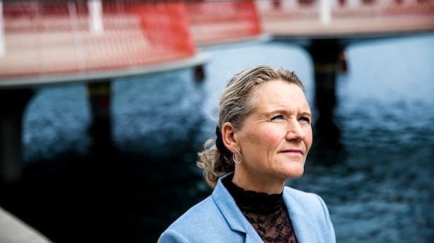 Jyske Bank sender ny investor-robot i kamp mod Danske Banks June - og bliver en tand dyrere