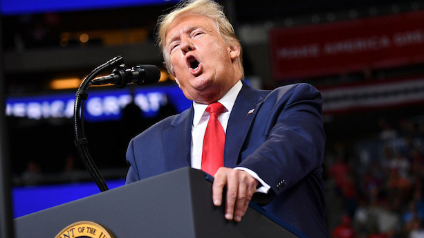 Trump skyder valgkamp i gang og langer ud efter medierne