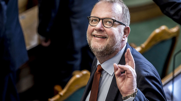 Danmark skal sælge grøn energi til briter via verdens længste elkabel