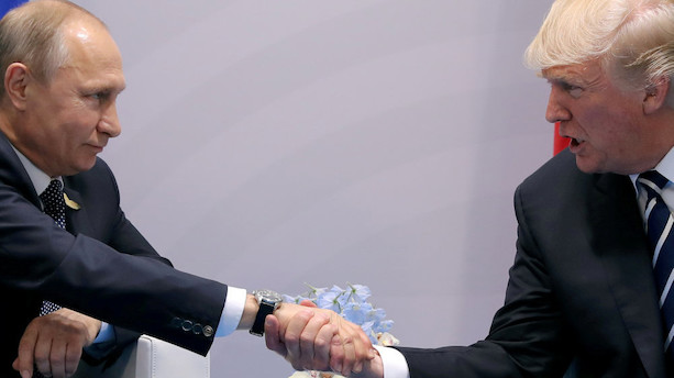 Russisk atomdrevet ubåd og tre krigsskibe passerer Danmark