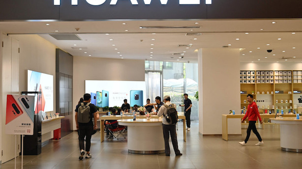 Sortlistet af USA: Alligevel præsenterer Huawei vild vækst