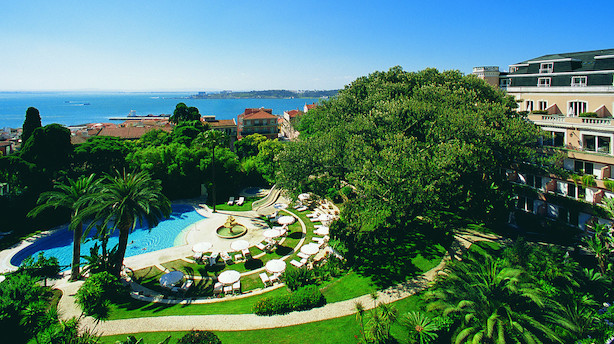 Portugisisk palads med perfekt pool