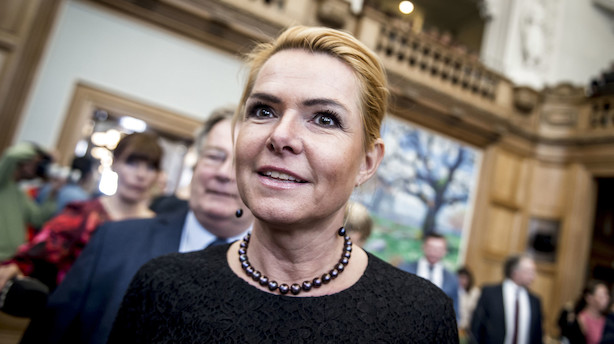 God eller dårlig idé at gøre det lettere for virksomheder at hente arbejdskraft til Danmark fra lande uden for EU? Danskerne er splittede