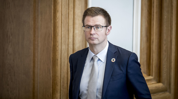 Minister: Bilister og togrejsende kan betale Kattegatbro