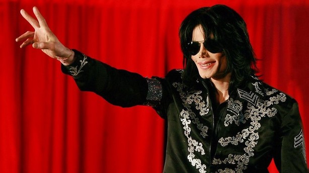 Sony køber Michael Jackson ud af selskab for 5 mia