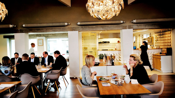 Utzons møbelhus byder på pikant frokost