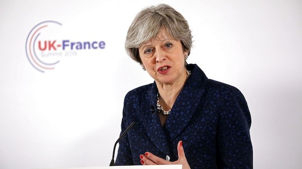 Mens du sov: May nægter at svare på, om hun vil stemme briterne ud af EU i dag