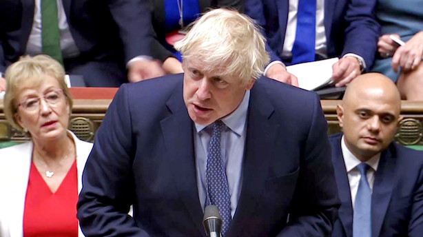 Johnson i åbent angreb på parlamentet: