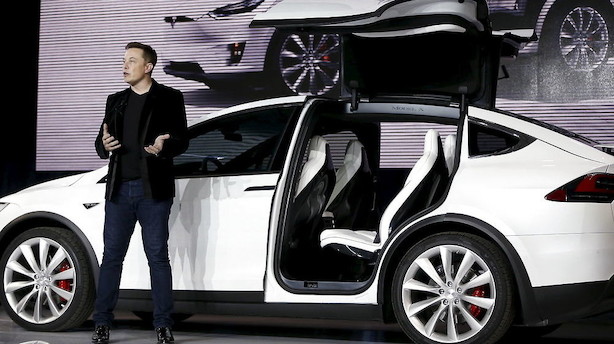 Skidt nyt for Tesla: Tilbagekalder 11.000 biler