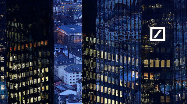 Europa: Deutsche Bank trækker ned i let vigende marked