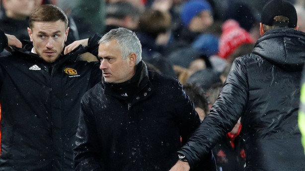 Mourinho stopper som manager i Manchester United med øjeblikkelig virkning