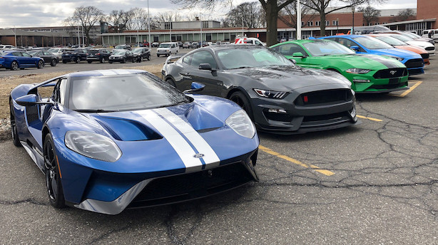 Aktieåbning i USA: Ford og Wendy's falder pænt i rødt marked
