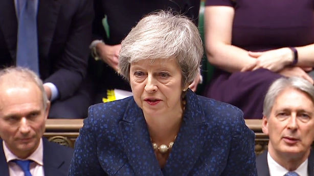 Medier: Før afgørende afstemning - Theresa May lover at gå af før næste valg