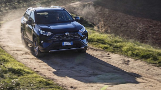 Er du ude efter en grøn SUV, er den nye Toyota RAV4 et interessant bud