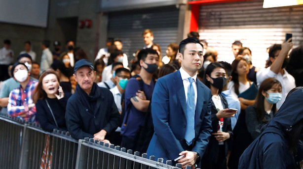 Aktier: Handelsusikkerhed, Hongkong-protester og ringe data tynger i Asien