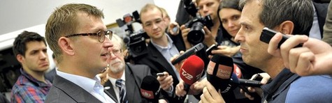 Helle Ib: Løkke må rydde op i Venstres rådne kulisse