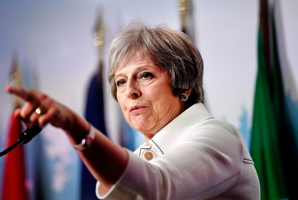 May udfordrer oprørere i kamp om brexit