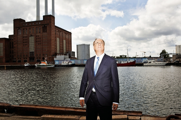 Blackrock-boss forsvarer topchefers megalønninger