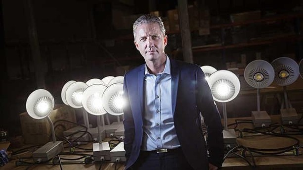 Bekymret investor: Lampekomet skal forklare kundeballade