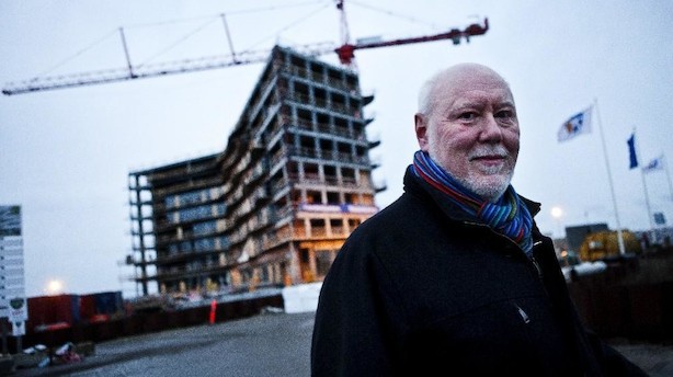Rigmand skyder friske penge i charterselskab
