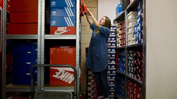 Succesfuld sneakershop spæner af sted: "Jeg startede det i mangel af bedre"
