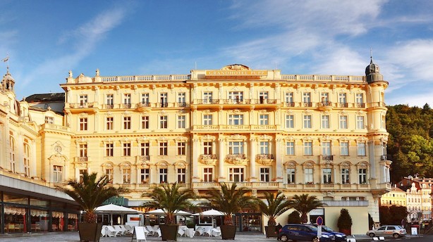 Hvorfor valfarter verdens berømtheder til Karlovy Vary?
