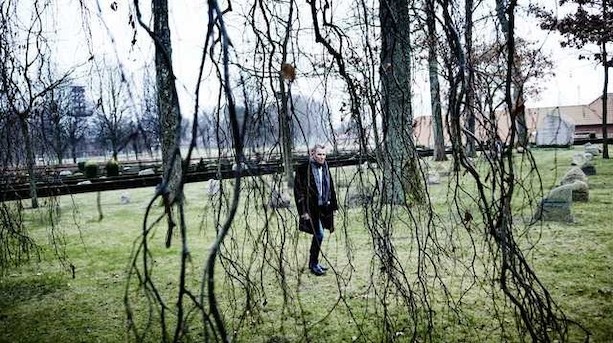 Døden kom forbi og gjorde Peter Bastian til en 14-årig pige