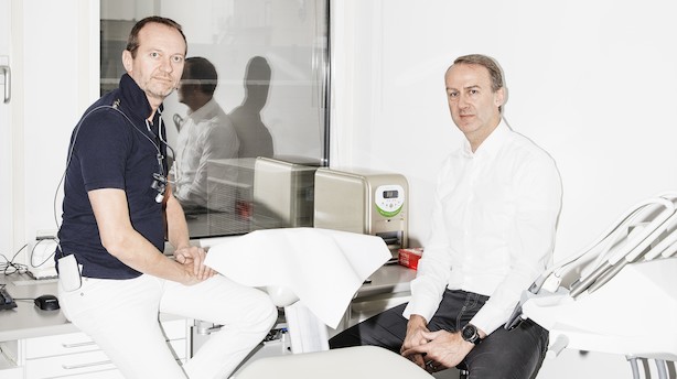 Rigmænd i hidsig guldjagt på tandklinikker