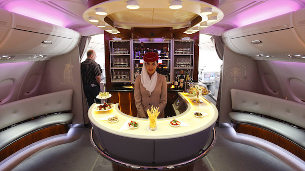 Emirates lokker rige rejsende med ny luksusbar