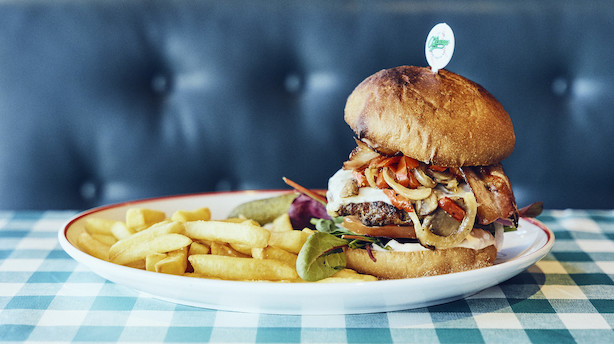 Tag en pause fra feriestressen: Her er lufthavnens bedste burger
