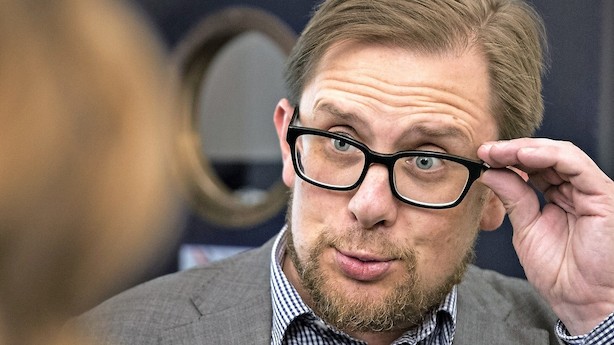 Børsen mener: Opgavetyveri fortsætter - ministre sniksnakker