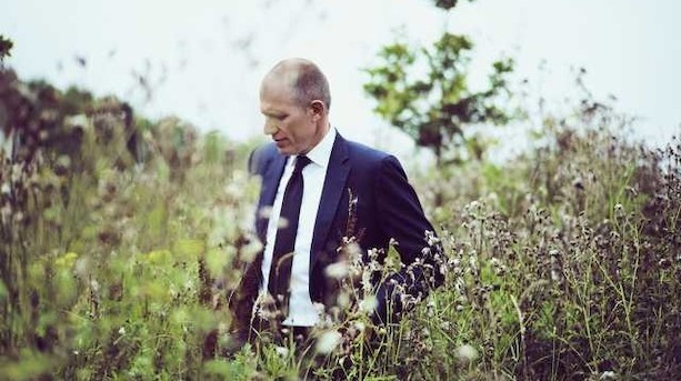 DSV-topchef: "Man skulle helst smadre en telefon om måneden"