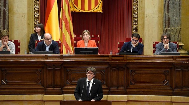 Cataloniens leder skyder løsrivelse til hjørne