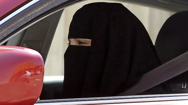 Børsen mener: Drop burkaforbud og tag fat om nældens rod