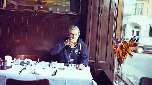 Dejan Cukics gode weekend: Drikker snaps og øl med Casper Christensen og går i sauna med ham