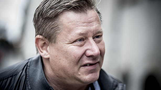 "Sådan nogle som dig plejer jeg at få sat i fængsel"