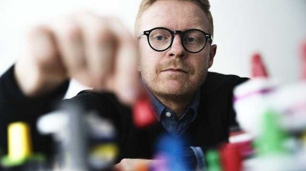 Hustruen tvang bankmand til at satse på brætspil: Nu vil legetøjsgigant rulle det ud i USA