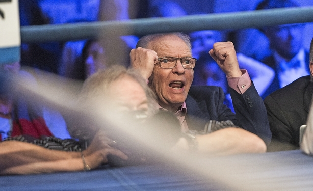 84-årige Mogens Palle smider stadig millioner efter boksning: "En hobby skal koste penge, men det er jo også gået godt over årene"