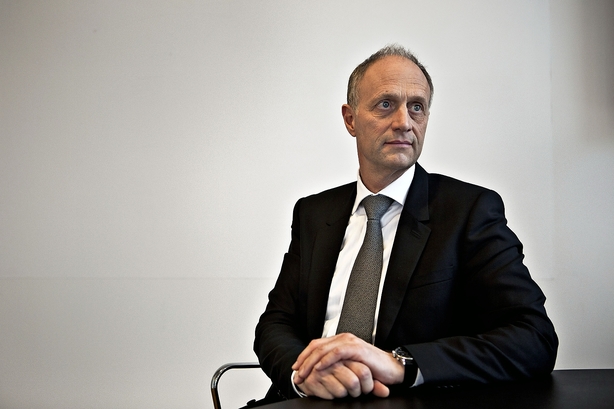 Analyse: Ambu-aktien bristede, lige som formand tog faldskærm på og gevinsten hjem