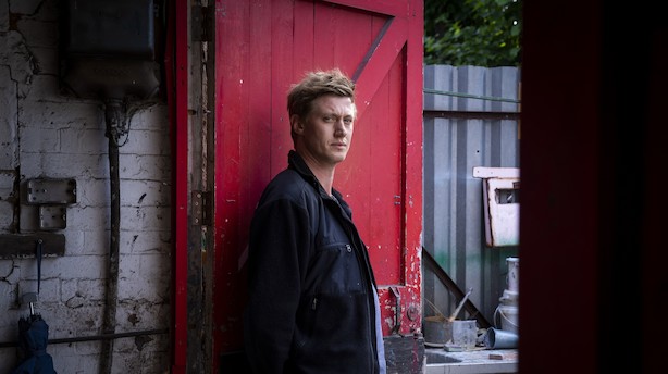 Asger Gjerdevik arbejdede sig gennem sorg og angst - og fik en strålende debut