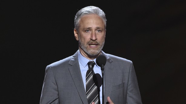 Croquis, Jon Stewart og fællessang: Det skal du i weekenden