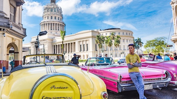 Flaskehalsen peger på berusende oplevelser i Havana