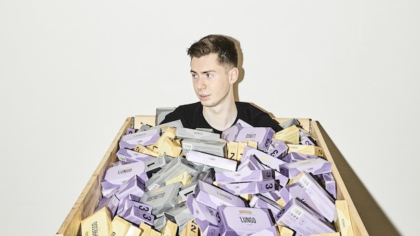 26-årig bag Kaffedrengen: "Jeg tror die hard på det her. For her får du mig"
