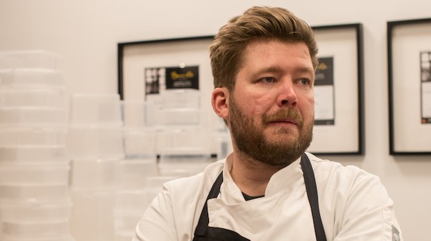 Bocuse d'Or: Kenneth Toft-Hansen laver de sidste justeringer inden den helt store kokkedyst